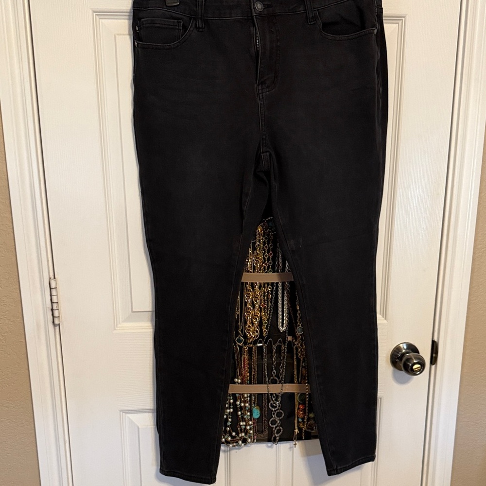 Judy Blue Women's Black Skinny Jeans. Size 15/32. High rise.